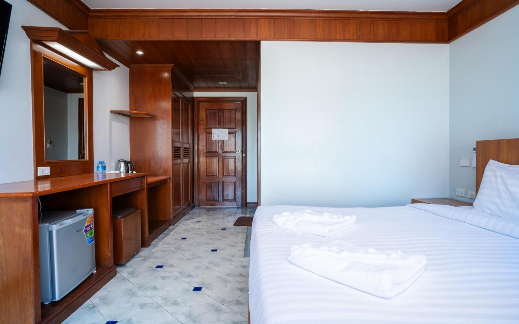 Gp House Phuket Patong Beach エクステリア 写真