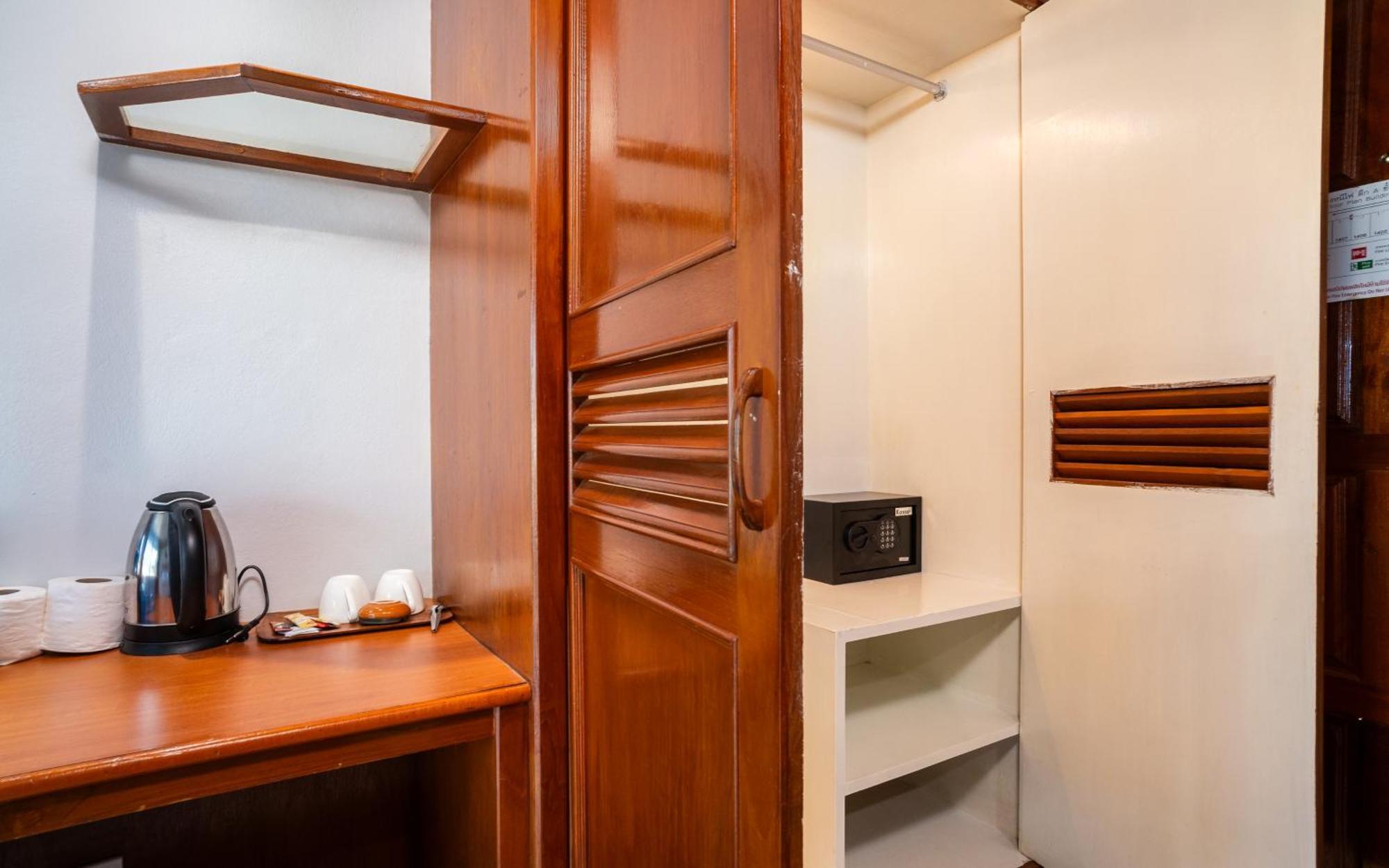 Gp House Phuket Patong Beach エクステリア 写真