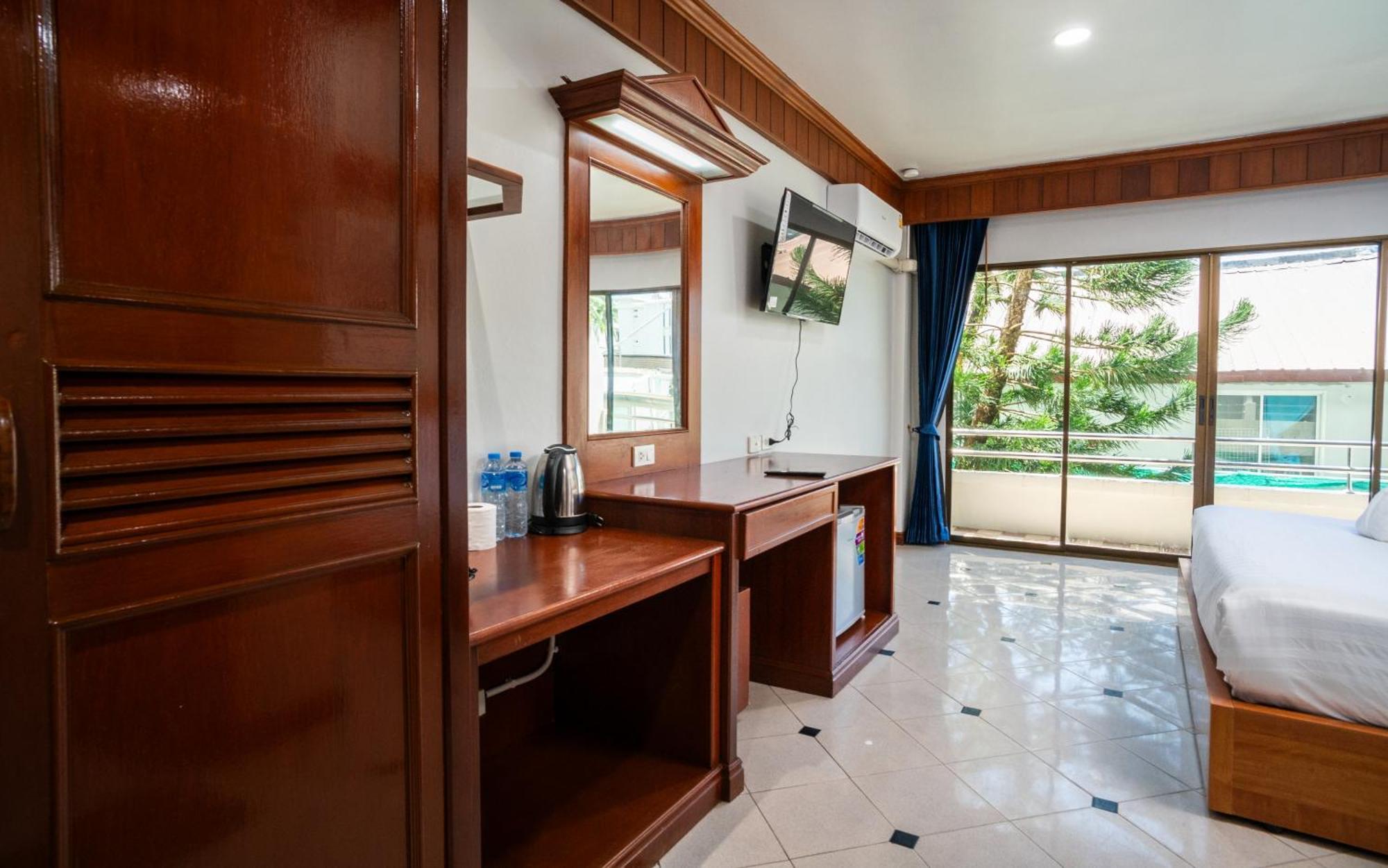 Gp House Phuket Patong Beach エクステリア 写真